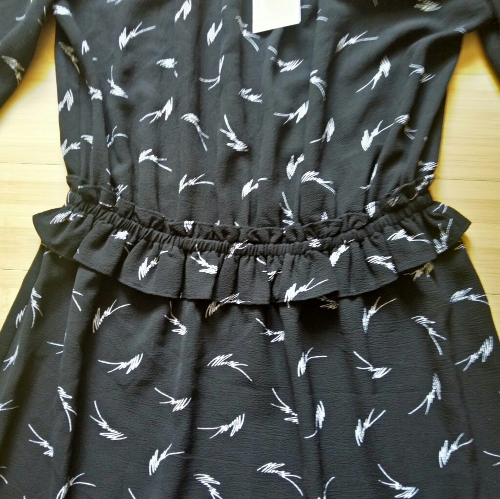 -NWT- Michael Kors Ruffled Off The Shoulder Dress - Picture 3 of 16